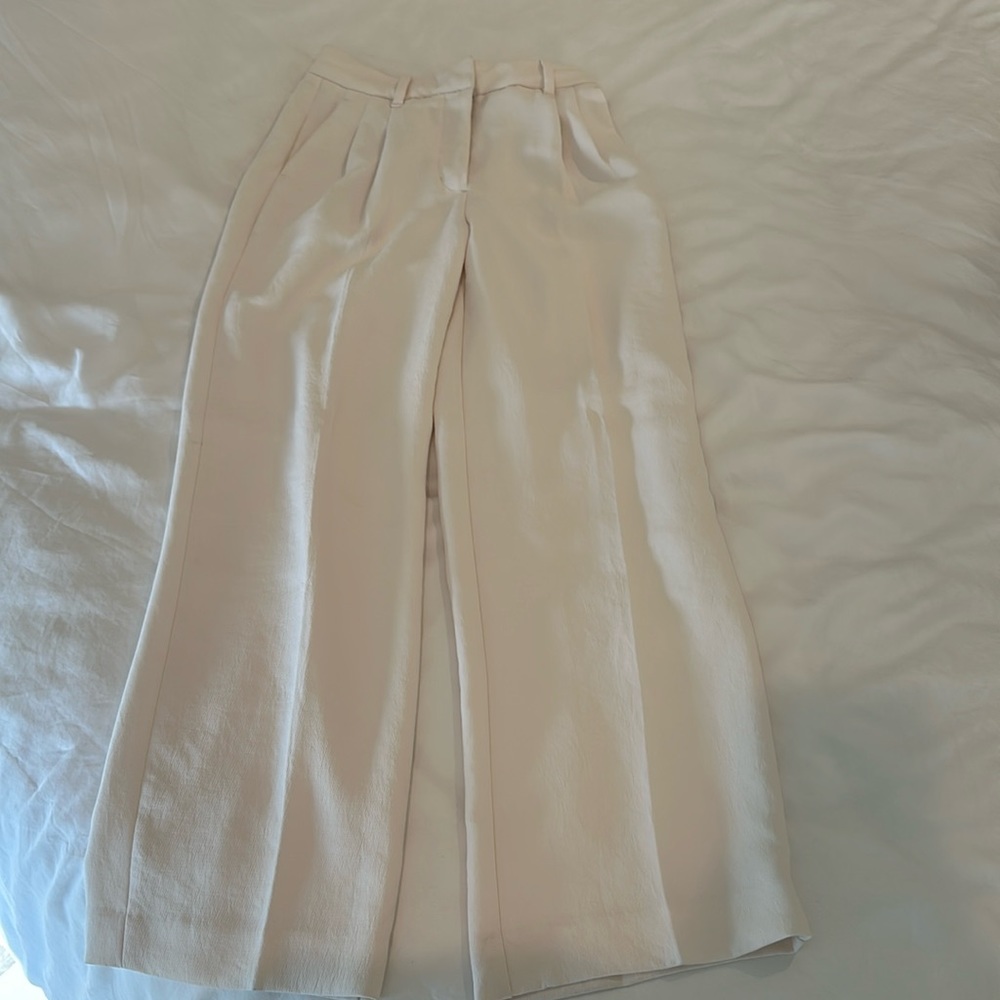 Aritzia Effortless pants white